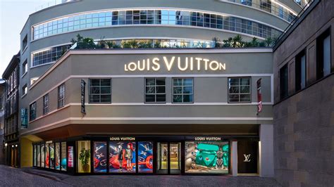 milan lv|milano bagutta louis vuitton.